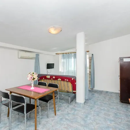 And Ivan Apartment Makarska