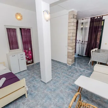 Apartment And Ivan