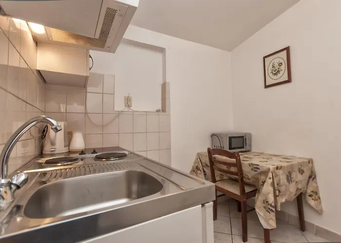 Apartment And Ivan *